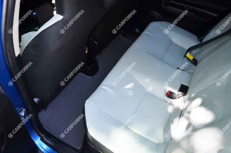 Ворсовые коврики на Toyota Prius C 2011 - 2021 в Екатеринбурге