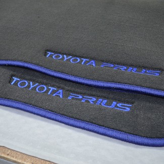 Ворсовые коврики на Toyota Prius Alpha 2011 - 2021 в Екатеринбурге