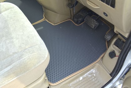 Ворсовые коврики на Nissan Serena (C24) 1999 - 2005 в Екатеринбурге