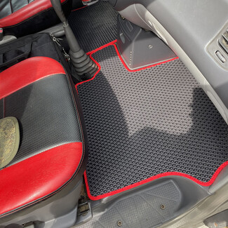 Ворсовые коврики на Mitsubishi Space Gear 1994&nbsp;-&nbsp;2007 в Екатеринбурге