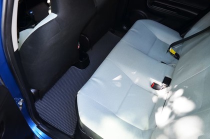 Ворсовые коврики на Toyota Prius C 2011 - 2021 в Екатеринбурге